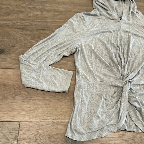 SWEATY BETTY Gray Marl Tori Twist Front Pullover Active Jacket Hooded Top Size 6 - Picture 4 of 12